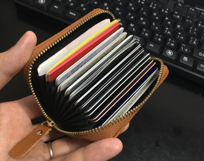 小さめ財布とカード入れに変えた理由 長財布はもう要らない ナオユネット